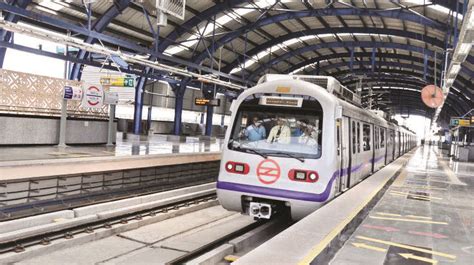 DMRC staff suffers cut in throat after driving into kite string