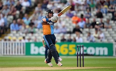 Gloucestershire chase down 68 runs from four overs to beat Derbyshire ...