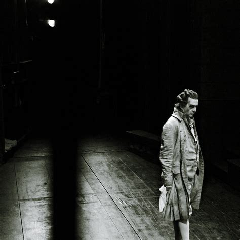 Lorenzo Quinteros como Sade, en Marat-Sade de Peter Weiss… | Flickr