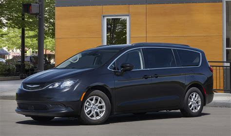 2021 Chrysler Voyager Buyer's Guide: Reviews, Specs, Comparisons
