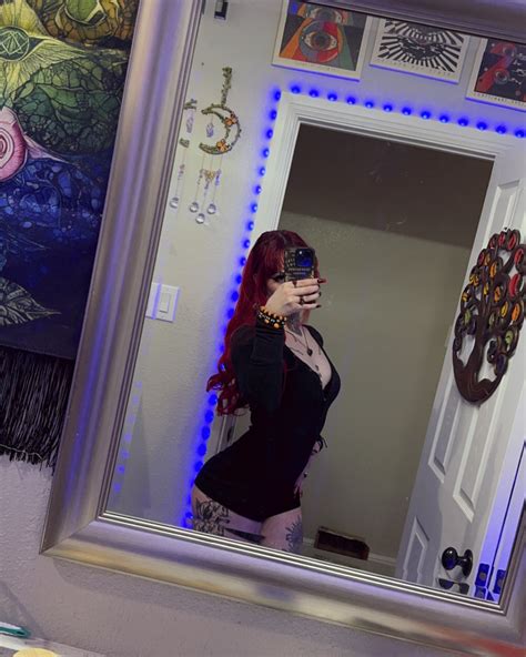 Alexia Russell Nudes