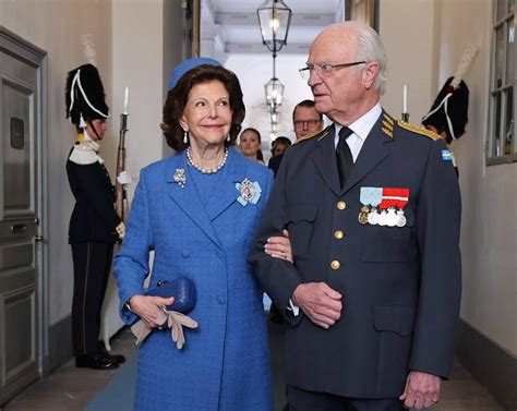 Besuch bei der Goldhochzeit-Ausstellung: Silvia und Carl Gustaf von ...