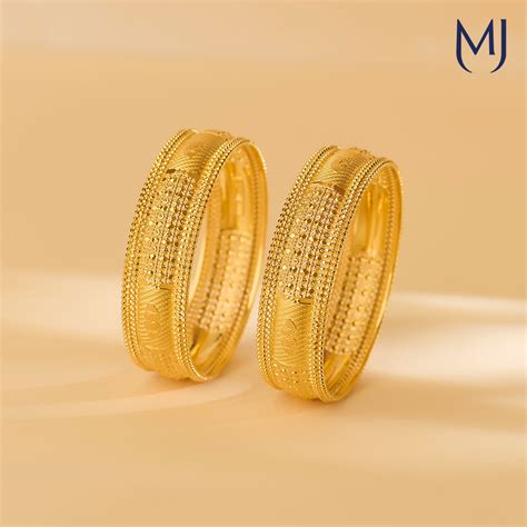 Buy Gold Bangle Online | Gold Bangle by Manubhai.