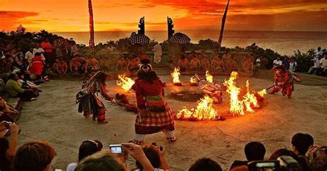 Tanah Lot Temple: A Guide For Visiting The Most Blissful Place