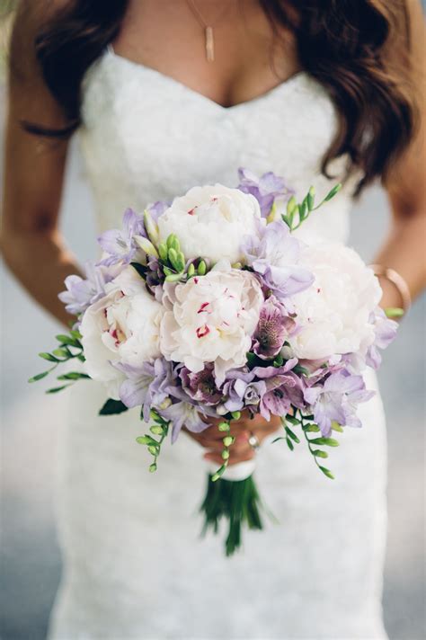 25 Beautiful Purple Wedding Bouquets We Love | White wedding bouquets ...