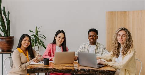 Computer Software at Work in a Business Setting 的图像结果