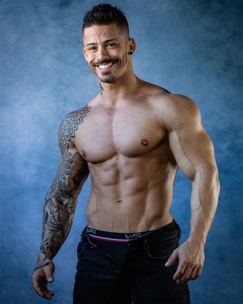 Provocative Wave for Men: pwfm March 2024 Male Influencer of the Month Alex Salgueiro