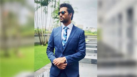 Vicky Kaushal shows you the right way to suit up for your next Zoom call