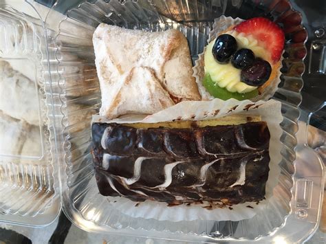 PETER SCIORTINO BAKERY, Milwaukee - Lower East Side - Restaurant ...