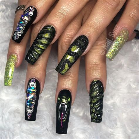 30 Best Black & Green Nail Design Ideas You Should Check