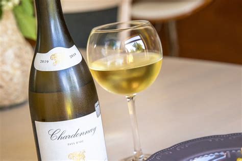 Chardonnay: A Comprehensive Guide to This Popular White Wine ...