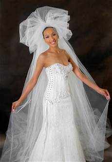 Renee Strauss Wedding Gowns by The Ingredients For A Big Wedding Theknotstory Renee Strauss Wedding Gowns
