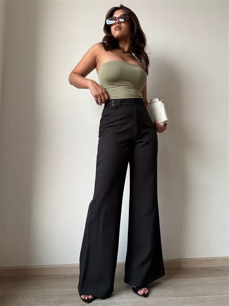 Flare Core High Waist Pants – Offduty India