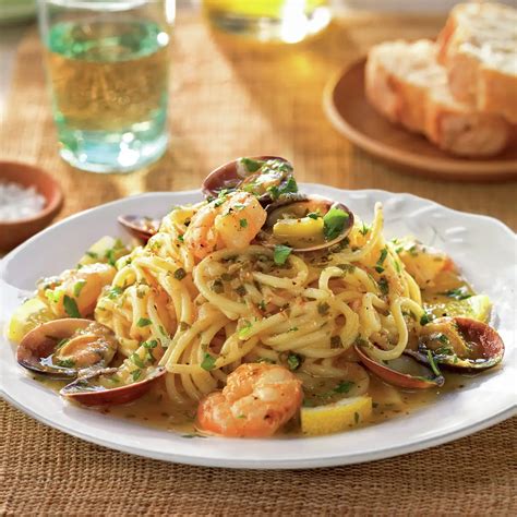 Espaguetis con almejas y gambas ¡suculentos y fáciles!