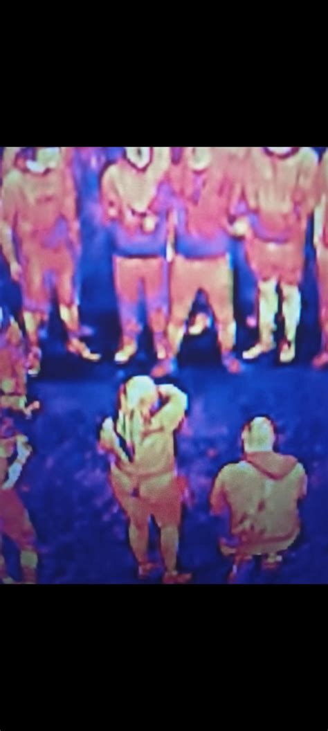 Anyone notice this in the new sidemen video (kirsty wells) : r/sidegirlies