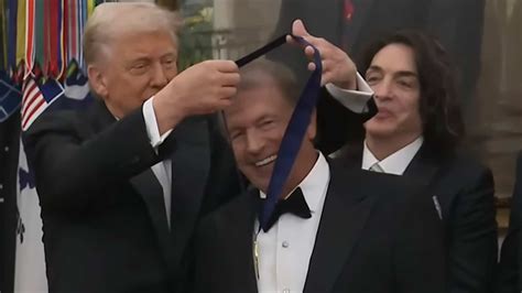 President Trump Presents George Strait With Kennedy Center Medal in ...