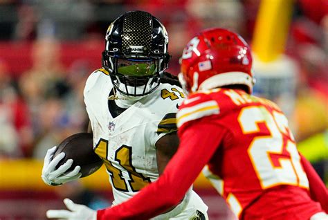 Saints Start-Sit: Week 17 Fantasy Advice for Spencer Rattler, Kendre ...