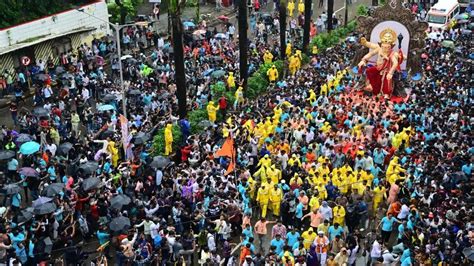 Idol processions barred on 12 unsafe bridges across Mumbai this Ganeshotsav