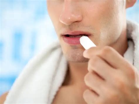 Wearing two tightly-fitted face masks can keep Covid spread in check ...