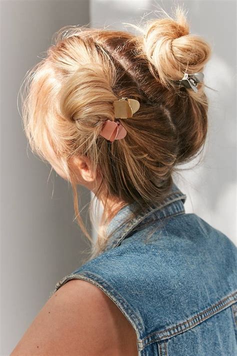 Best Mini Claw Clips Hairstyles 13 Tips How To Use Claw Clips