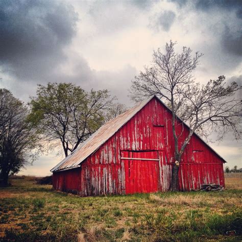 Pictures Of Old Red Barns at William Marciniak blog