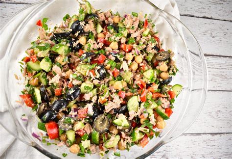 Mediterranean Peppers And Olives Salad Recipe | LaaLoosh