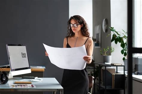 Interior Designer at Work 的图像结果