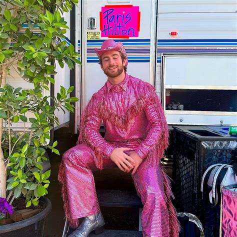 Jonah Almanzar (@almanzar_creative) • Instagram photos and videos