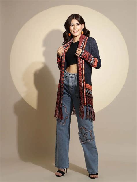 Blue Geometric Print Full Sleeve Collared Neck Knitted Shrug