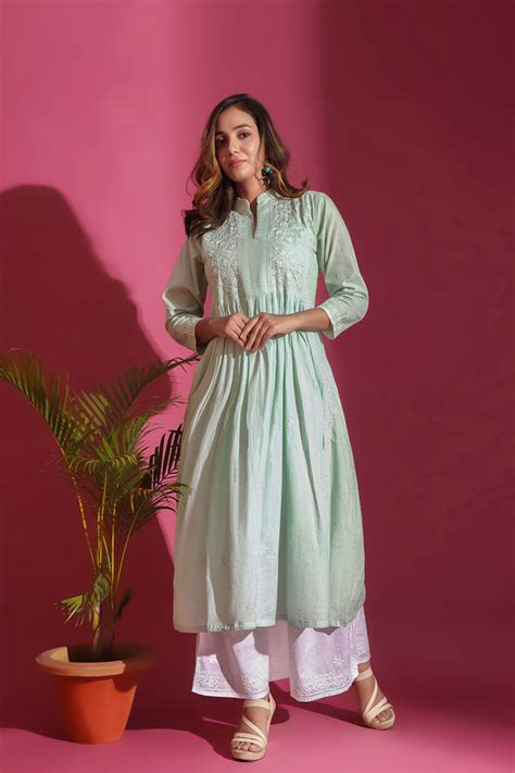 Skilled Chikankari Artisans | Chikankari Kurti Online - WACA