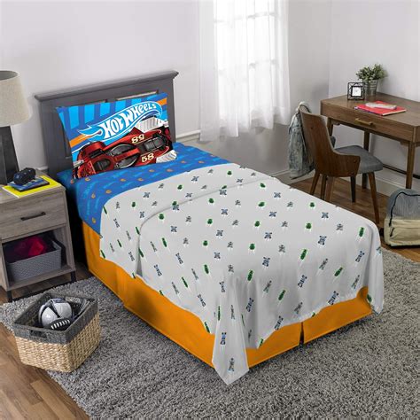 Mattel Hot Wheels Cars Boys Reversible Twin Comforter, Sheets & Bonus ...