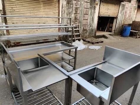 Dish Landing Table - SS Soiled Dish Landing Table Manufacturer from Vasai