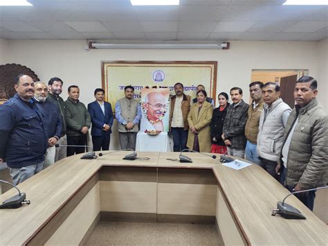Tributes Paid to Mahatma Gandhi on His Death Anniversary and Martyrs ...