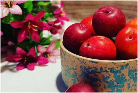 Aalu Bukhara amazing health benefits in hindi Plums control weight ...