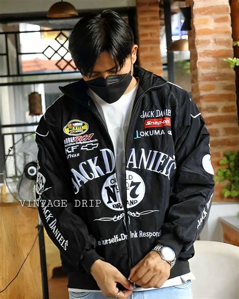 Ferrari F1 Jackets: Iconic Motorsport, Modern Streetwear – Vintage drip