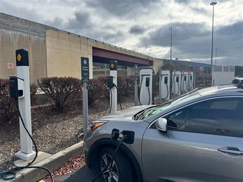 Gateway Travel Plaza (2) | Breezewood, PA | EV Station