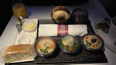 Qatar Airways Business Class 的图像结果
