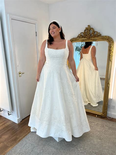 Essense of Australia Plus Size Wedding Dresses – London