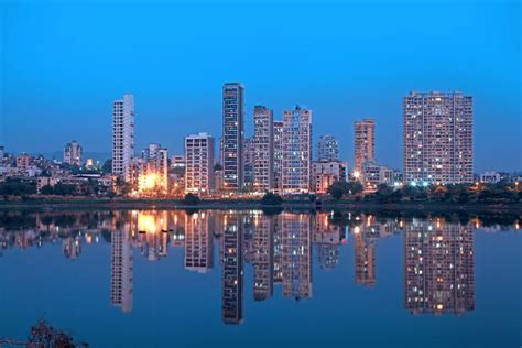Choosing between Andheri West and East
