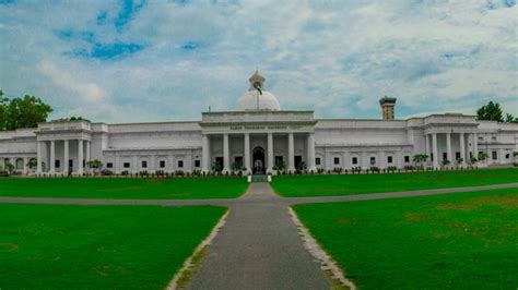IIT Roorkee signs MoU with NIUA for building accessible, safe Indian ...