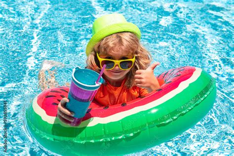 Swimming Kid 的图像结果