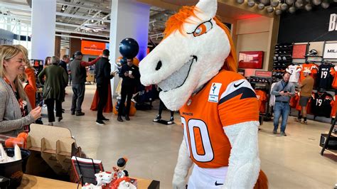 Broncos to wear 1977 throwbacks vs. Raiders, merch on sale Aug. 3 ...