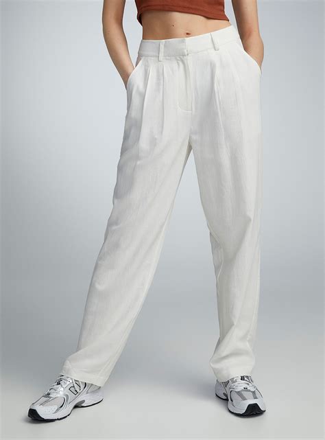 The 10 Best White Pants For An Easy Summer Outfit | Canadian Living