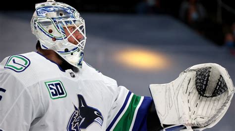 Report -- Canucks goalie Thatcher Demko sidelined 2-4 weeks - ESPN