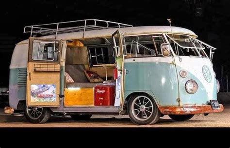 VOLKSWAGEN ROLLOUT , Traders Village, San Antonio, 30 August to 31 ...