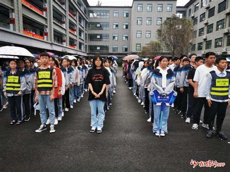 洒向学生全是爱 ——临沂双语学校刘芬的班级管理之道-在临沂