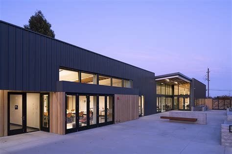 California Middle School Showcases Indoor/Outdoor Learning Spaces with ...