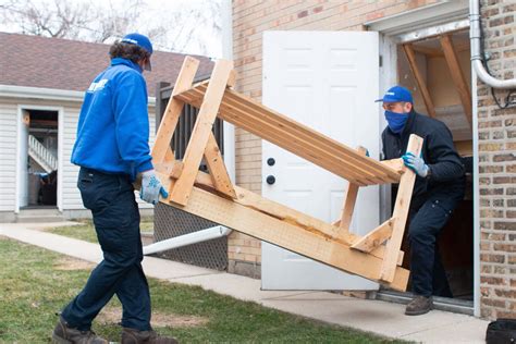 1-800-GOT-JUNK? Review - Spring Cleaning | The DIY Playbook