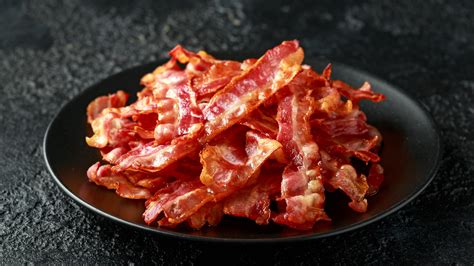 how to cook bacon using water