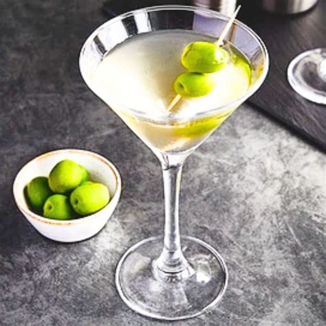 30 Best Gin Cocktails - That Start With Recipes
